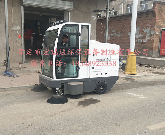 北京大兴三间房村—宏瑞达HRD-2100双风机电动扫地车案例