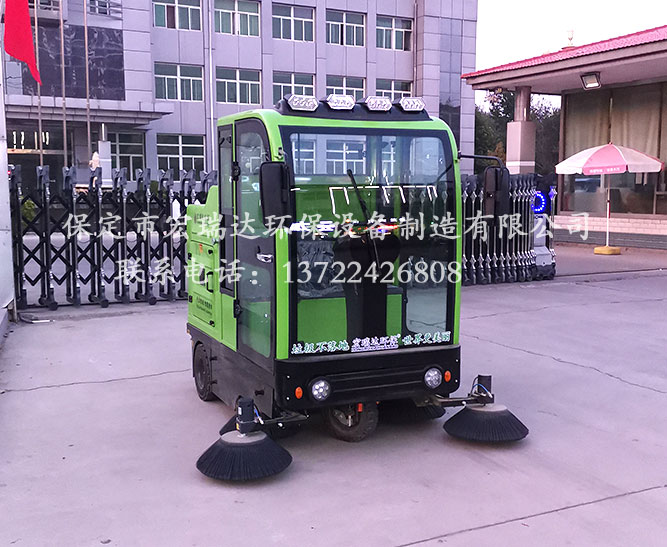 江苏徐州工程机械厂使用保定宏瑞达工厂扫地车2000S案例