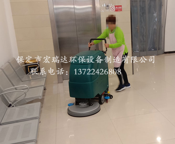 宏瑞达手推式洗地机在河北惠友连锁超市上岗