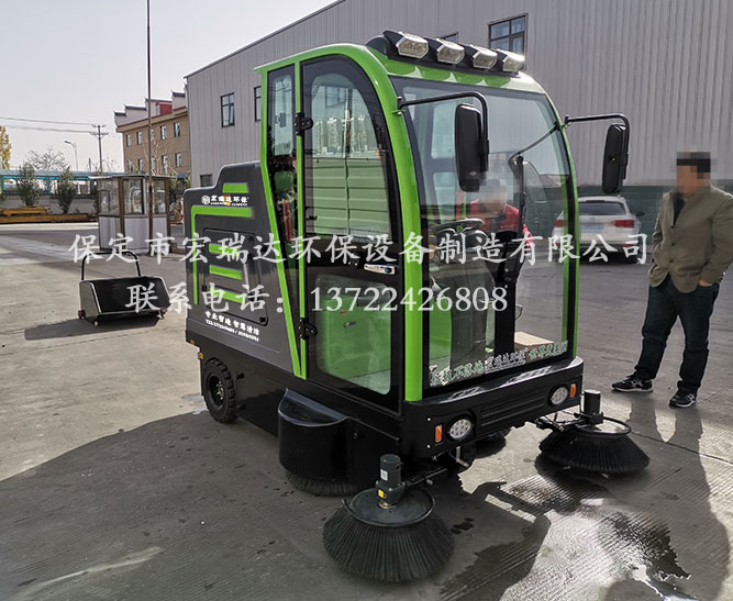 宏瑞达电动扫地车在天津津南区铸造厂使用案例