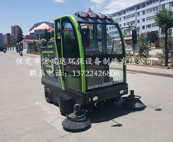 重庆市江北区小区使用保定宏瑞达2150物业清扫车案例