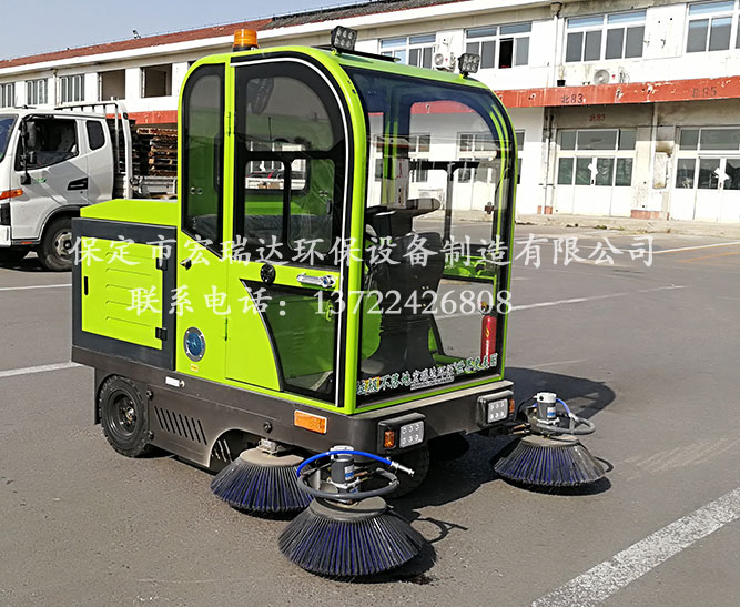 晋州物流园使用保定宏瑞达电动扫地车助力清洁